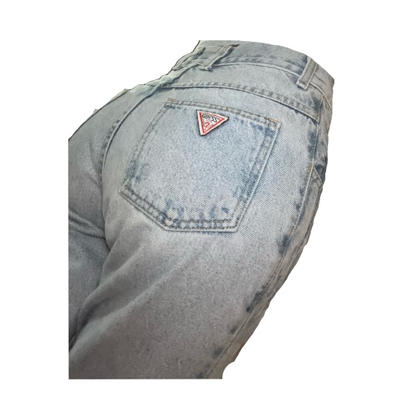 Has mild grass stain, other than that mint condition. Vintage Guess. - Picture 3 of 3